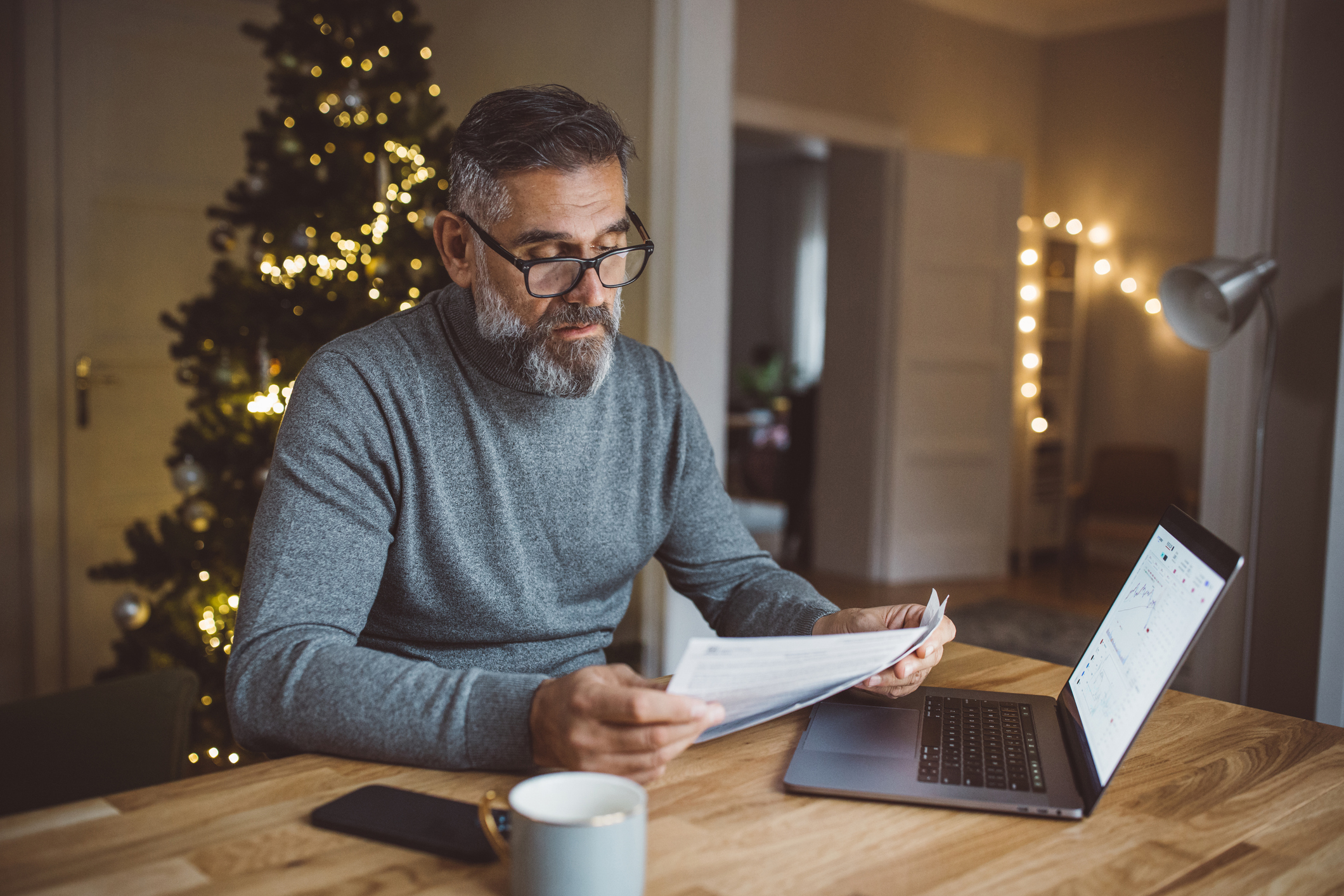 5 Year-End Financial Moves for the Holidays Hurt & Associates
